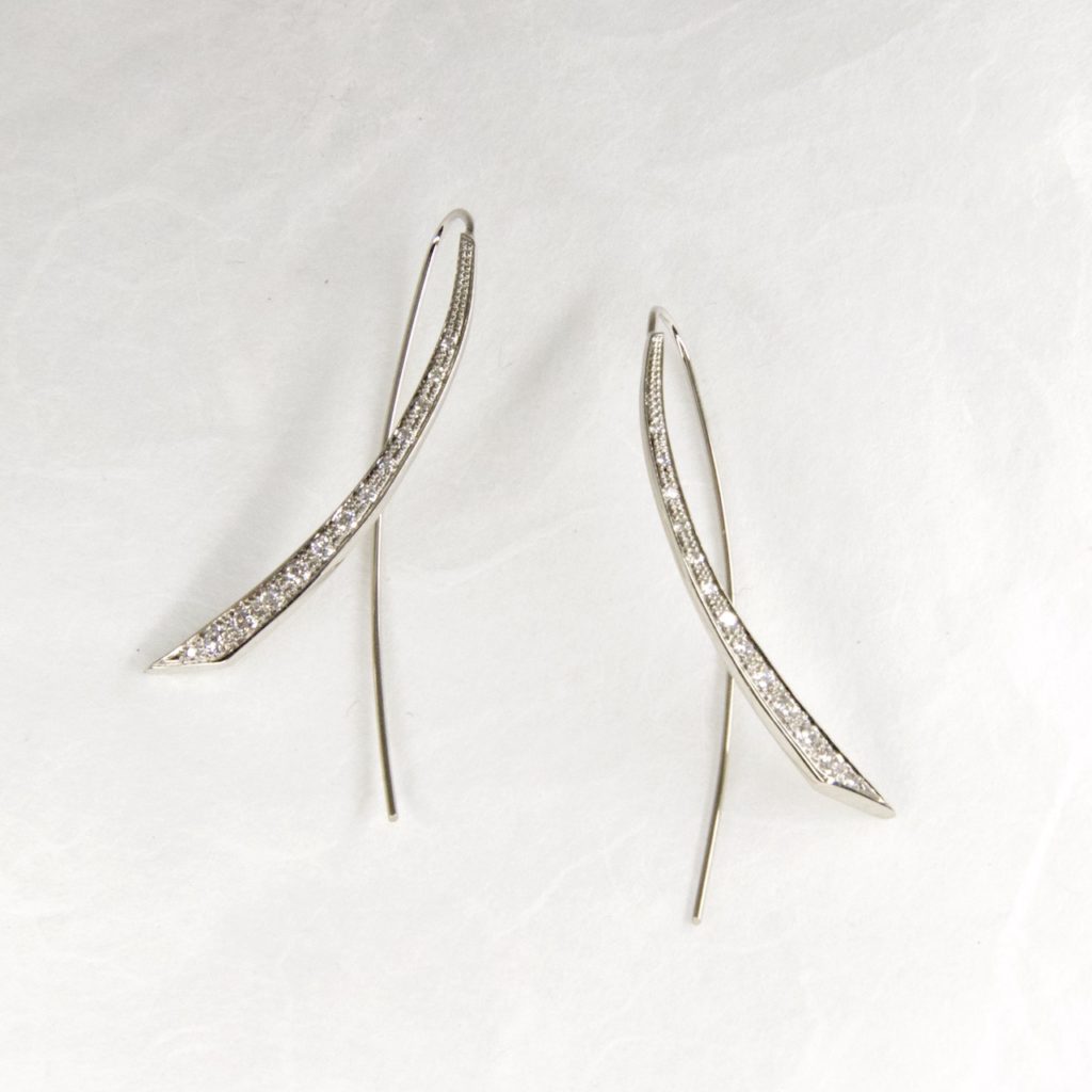 Parenthèses White Gold Earrings - Image 3