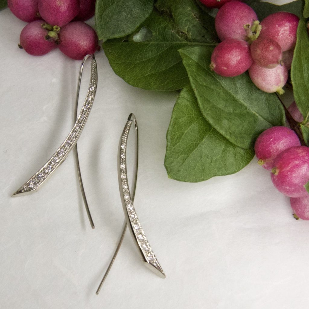 Parenthèses White Gold Earrings